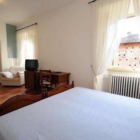 Guest House Domus Urbino Buitenkant foto